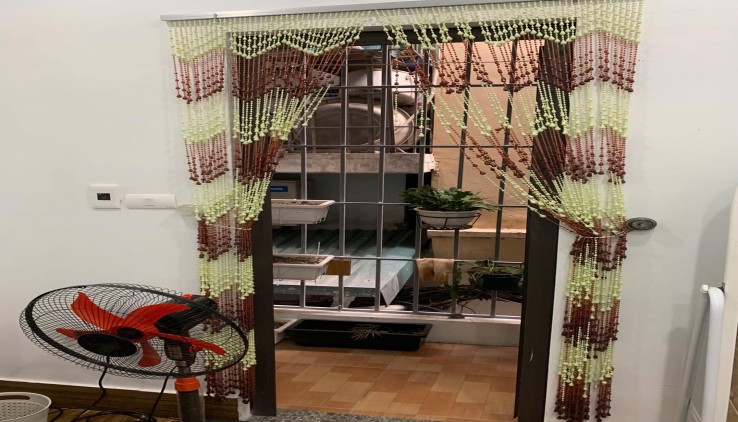 Cho thuê nhà ngõ 48 Phố Hoàng Cầu, 25m2, 3 tầng, 2 ngủ, 10 triệu - ở gia đình, VP công ty